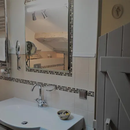 فندق مبيت وإفطار Les Cedres 3*