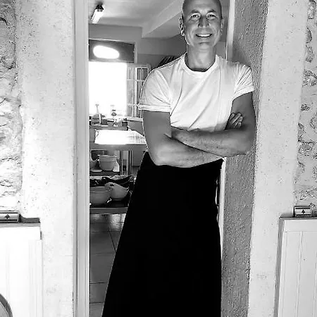 فندق مبيت وإفطار Les Cedres