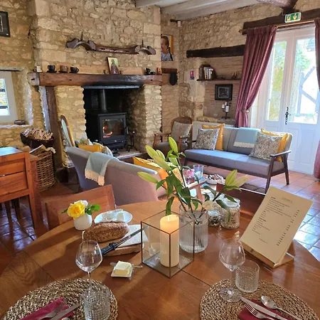 Les Cedres Bed & Breakfast 3*