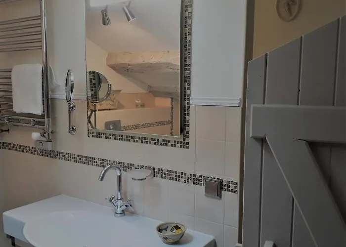 فندق مبيت وإفطار Les Cedres 3*